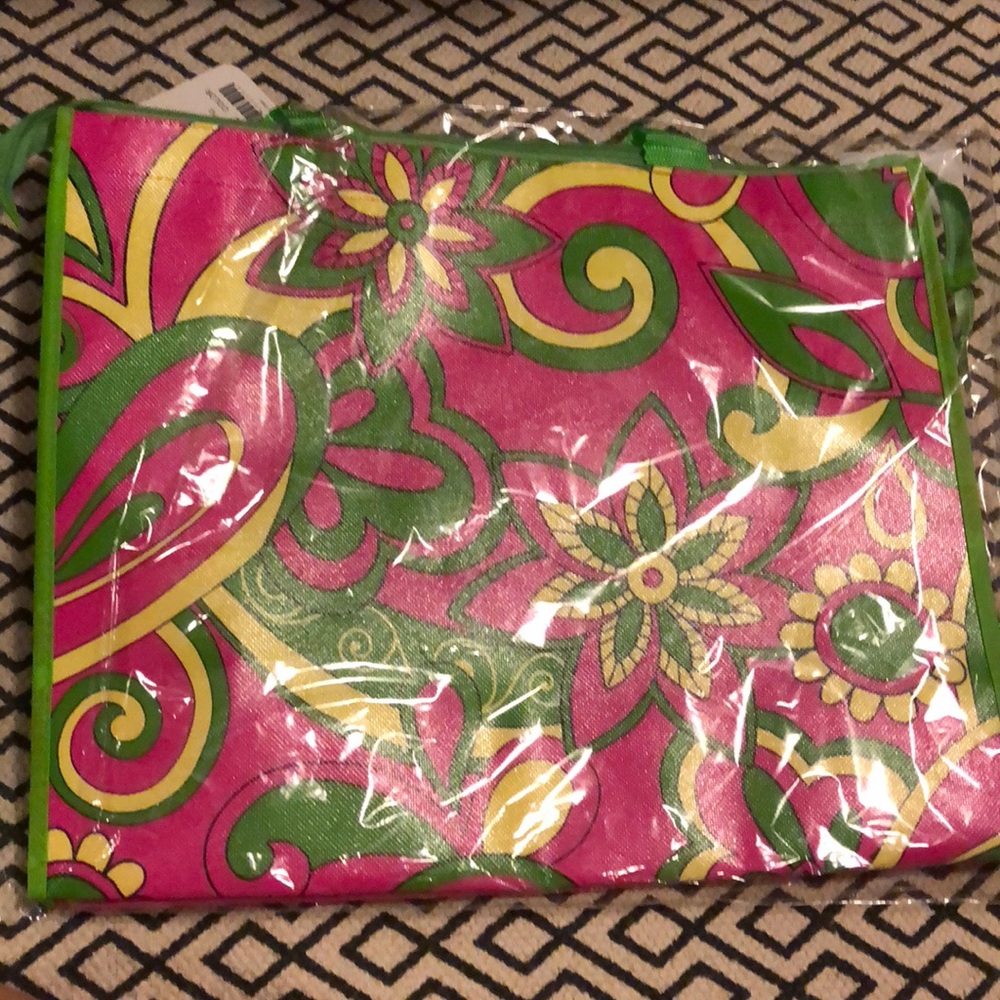 NEW tote